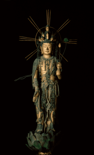 鎌倉時代に慶派の仏師によって造られた十一面観音菩薩立像。
