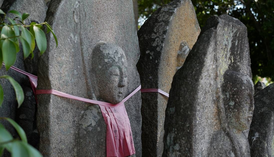 お寺を見守るお地蔵様